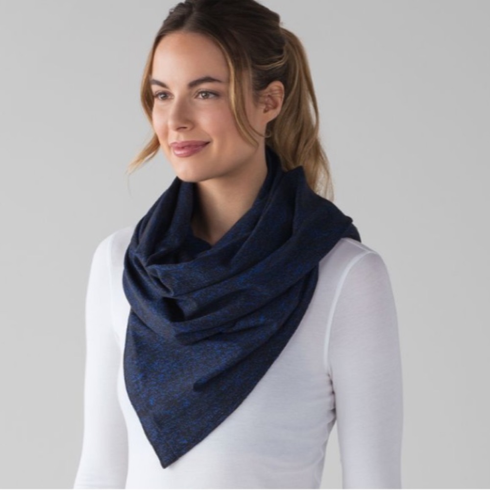NWT vinyasa lululemon snap wrap scarf